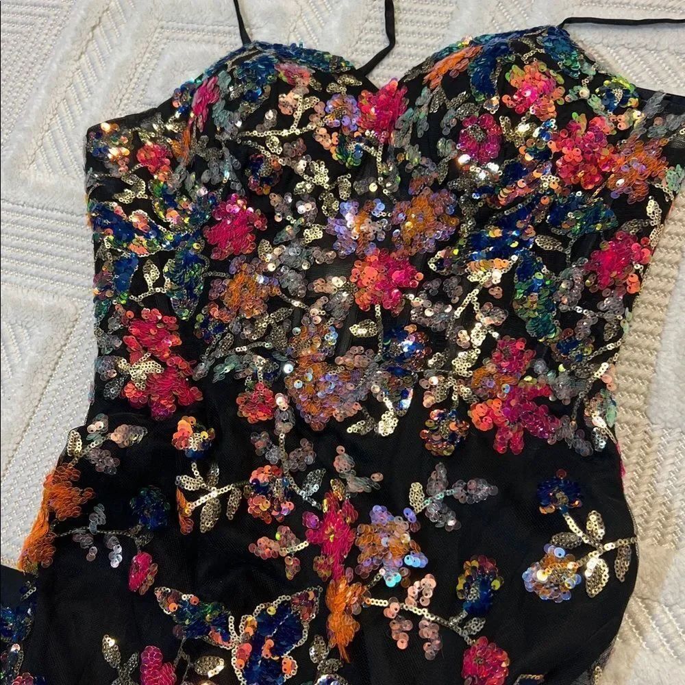 VIENNA SEQUIN PROM DRESS - Picture 8 of 10